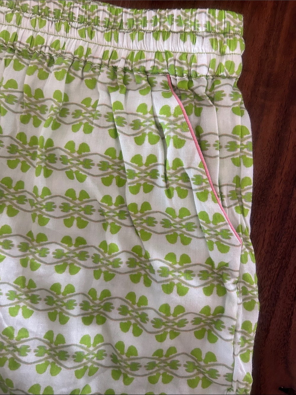 NWT Brooks Avenue Green Scalloped Pajama Set w/ Matching Bag Large - Picture 8 of 9